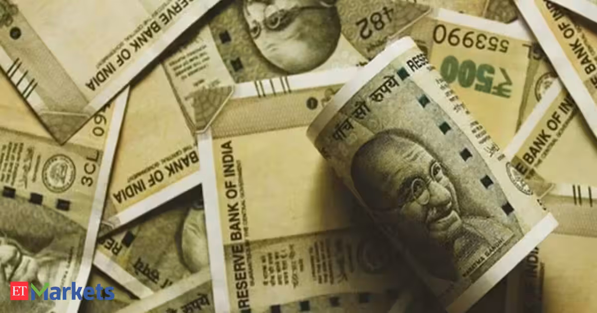Rupee jumps to 4-week high, ends at 95.16 to the dollar
