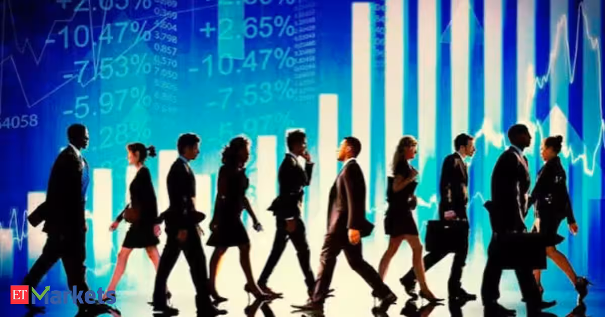 Strong jobs report fuels Fed rate hike prospects as Trump escalates rate cut pressure