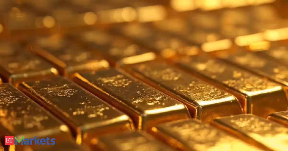 Gold slides after robust US payrolls boosts rate hike bets