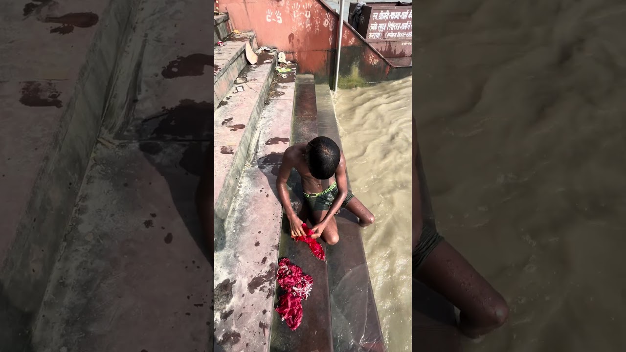 Dangerous Treasure Came Floating from Nepal!  #viral #gangariver #reels #money #gangaghat  #viral