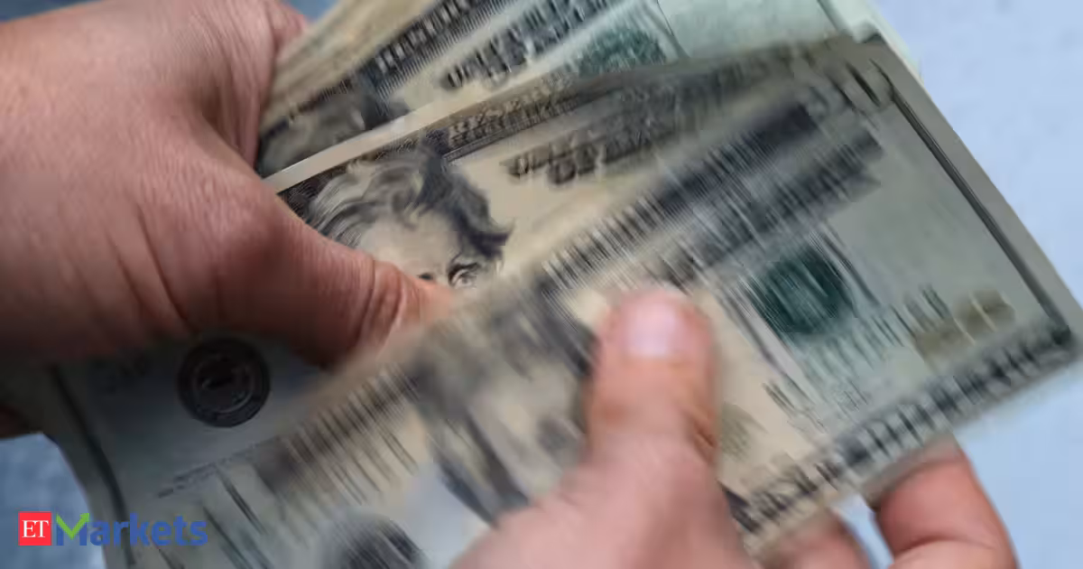 Dollar advances vs yen as BOJ dissent clouds rate-hike outlook