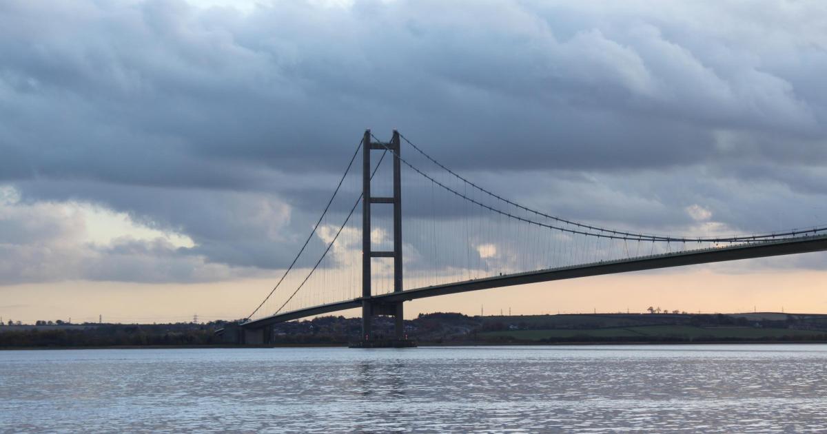 Humber Bridge closed to certain vehicles in Yorkshire
