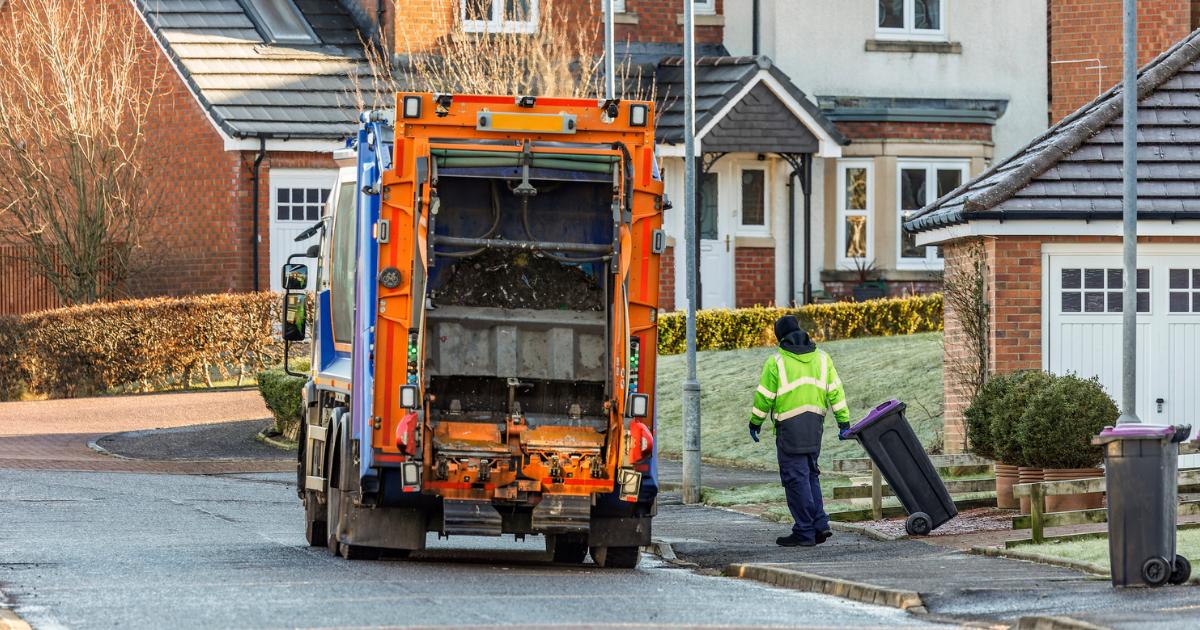 Binman reveals how to dispose of old batteries correctly