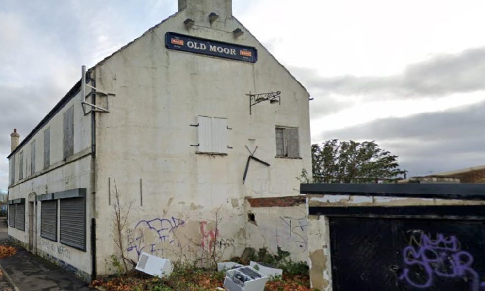 Firefighters tackle blaze behind former Stockton pub