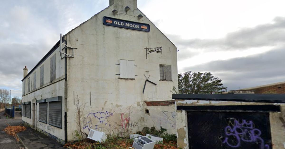 Firefighters tackle blaze behind former Stockton pub