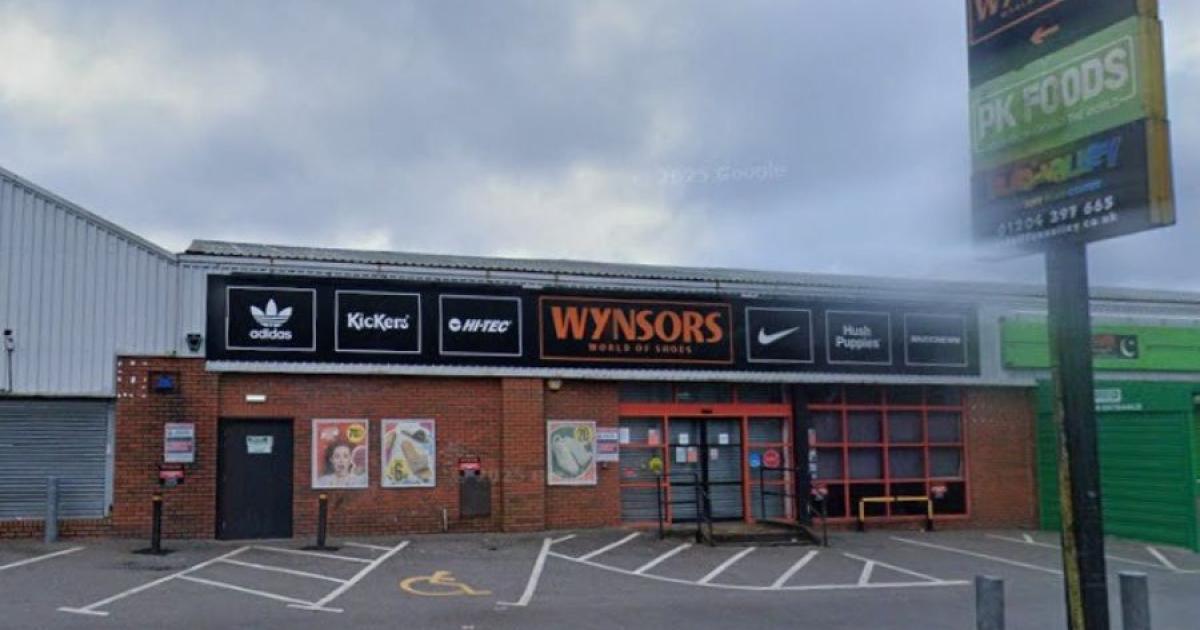Wynsors World of Shoes on Blackburn Road, Bolton to close