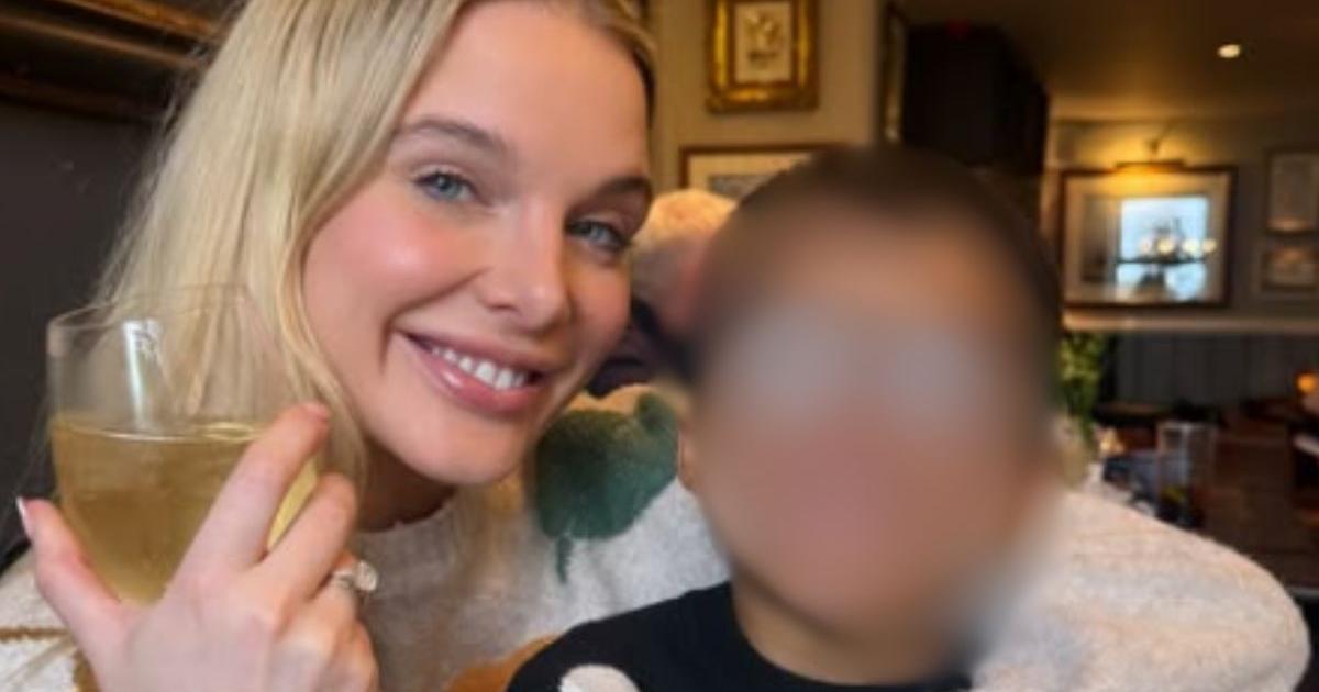 Helen Flanagan praises Pleasington pub's Sunday roast