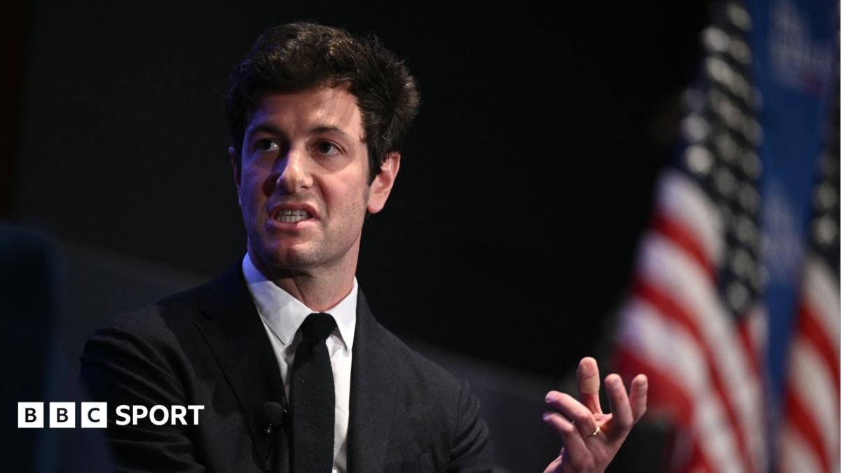 Thrive Capital founder Joshua Kushner speaking at a conference