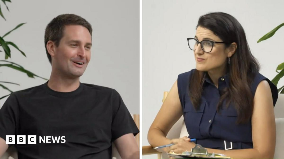 Evan Spiegel, a man with short hair, wears the glasses. They are a bit like goggles mixed with large aviator sunglasses.