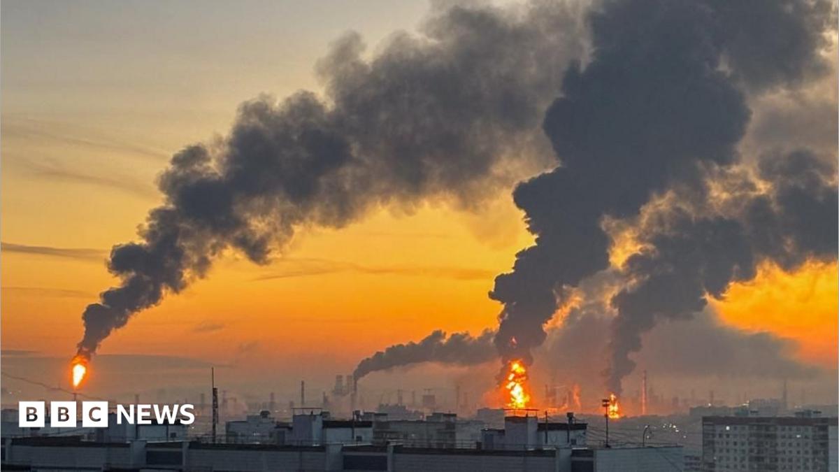 Plumes of smoke rise from fires at an oil refinery in Moscow after an overnight Ukrainian drone attack. Photo: 20 September 2026