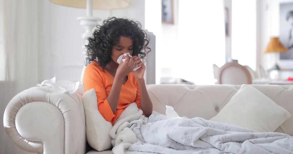 How To Avoid Winter Colds: 4 Everyday Habits That Spread Germs, Says Pharmacist