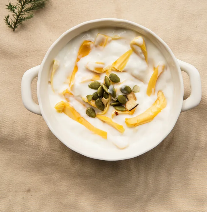 Yoghurt with pumpkin seeds