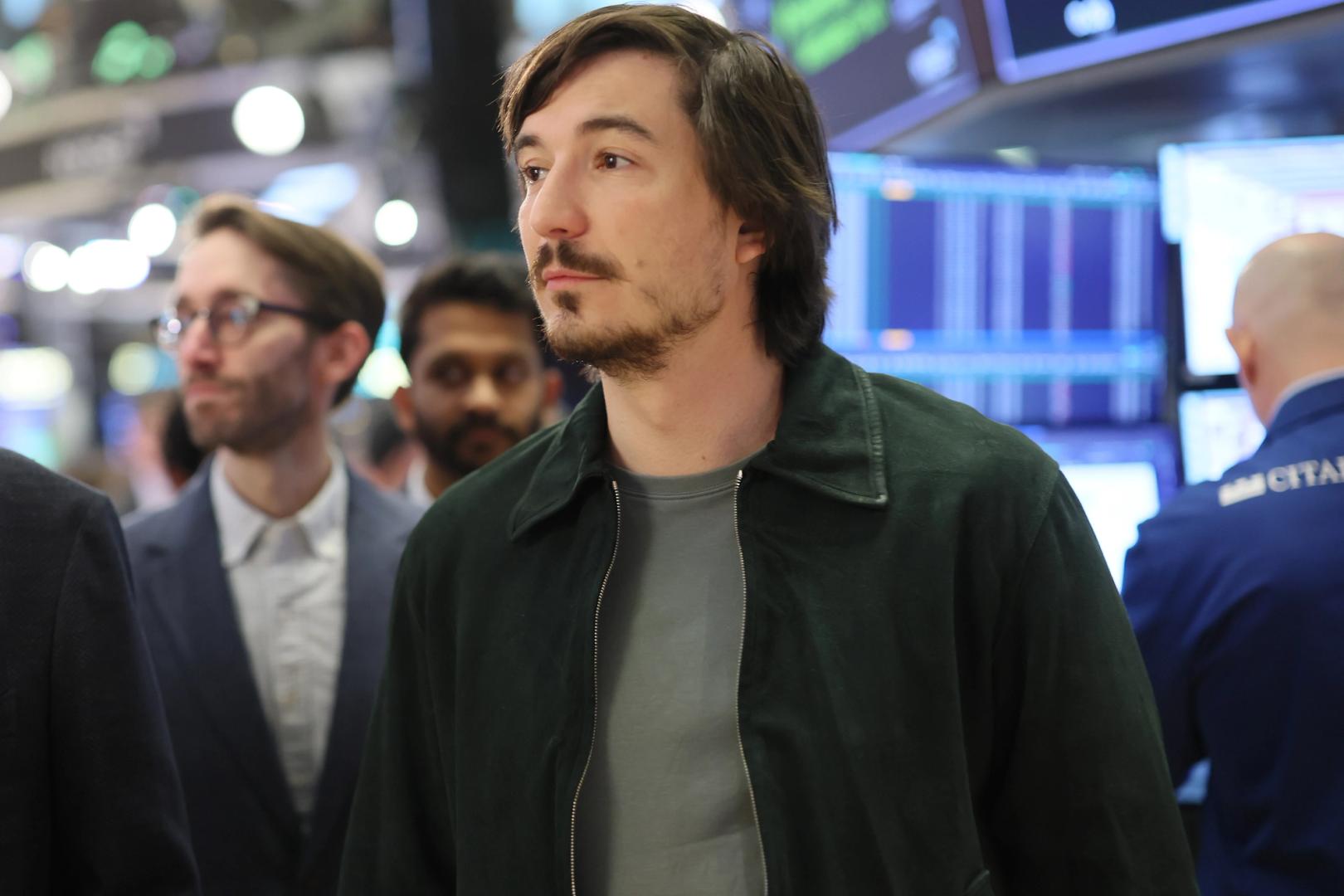 Robinhood’s CEO Vlad Tenev fires back at AMC CEO in escalating fight over stock tokens