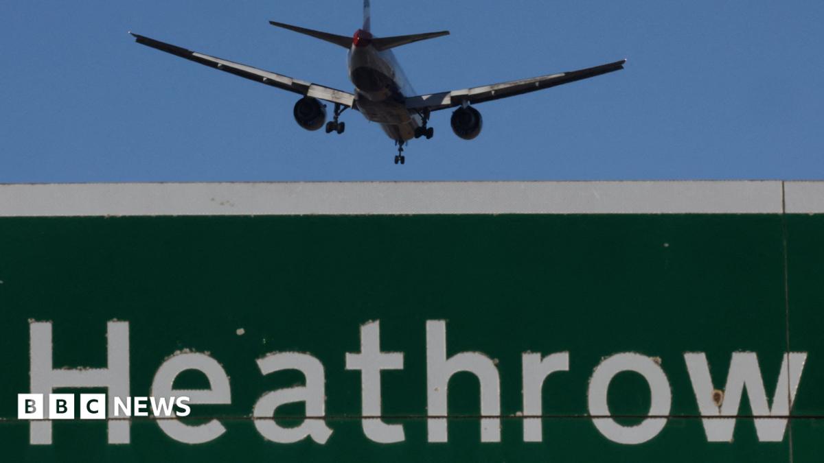 A passenger plane makes its landing approach to Heathrow Airport in London, UK on 9 September, 2026