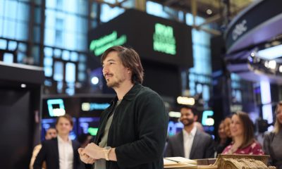 A memecoin making app becomes crypto’s top fee generators as Robinhood Chain activity explodes