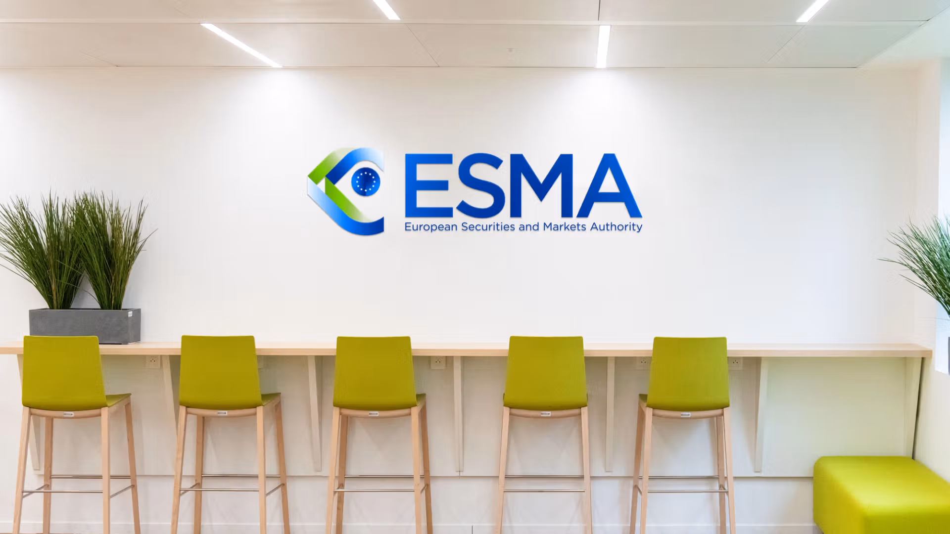 European watchdogs prepare direct oversight of AI and tokenization in retail finance