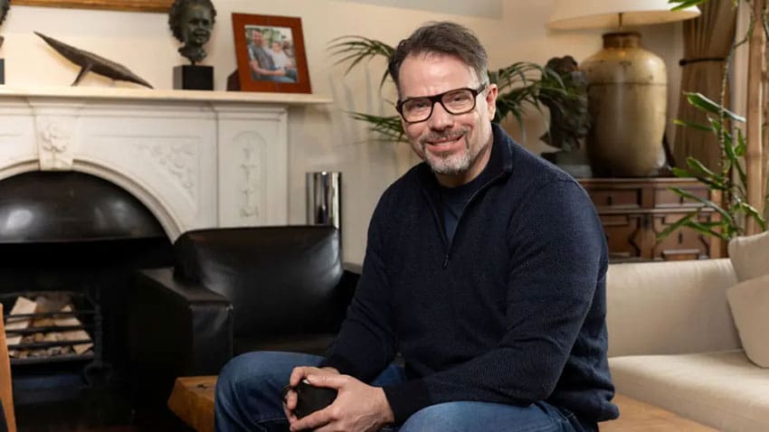 UK's third-biggest taxpayer to leave for Greece