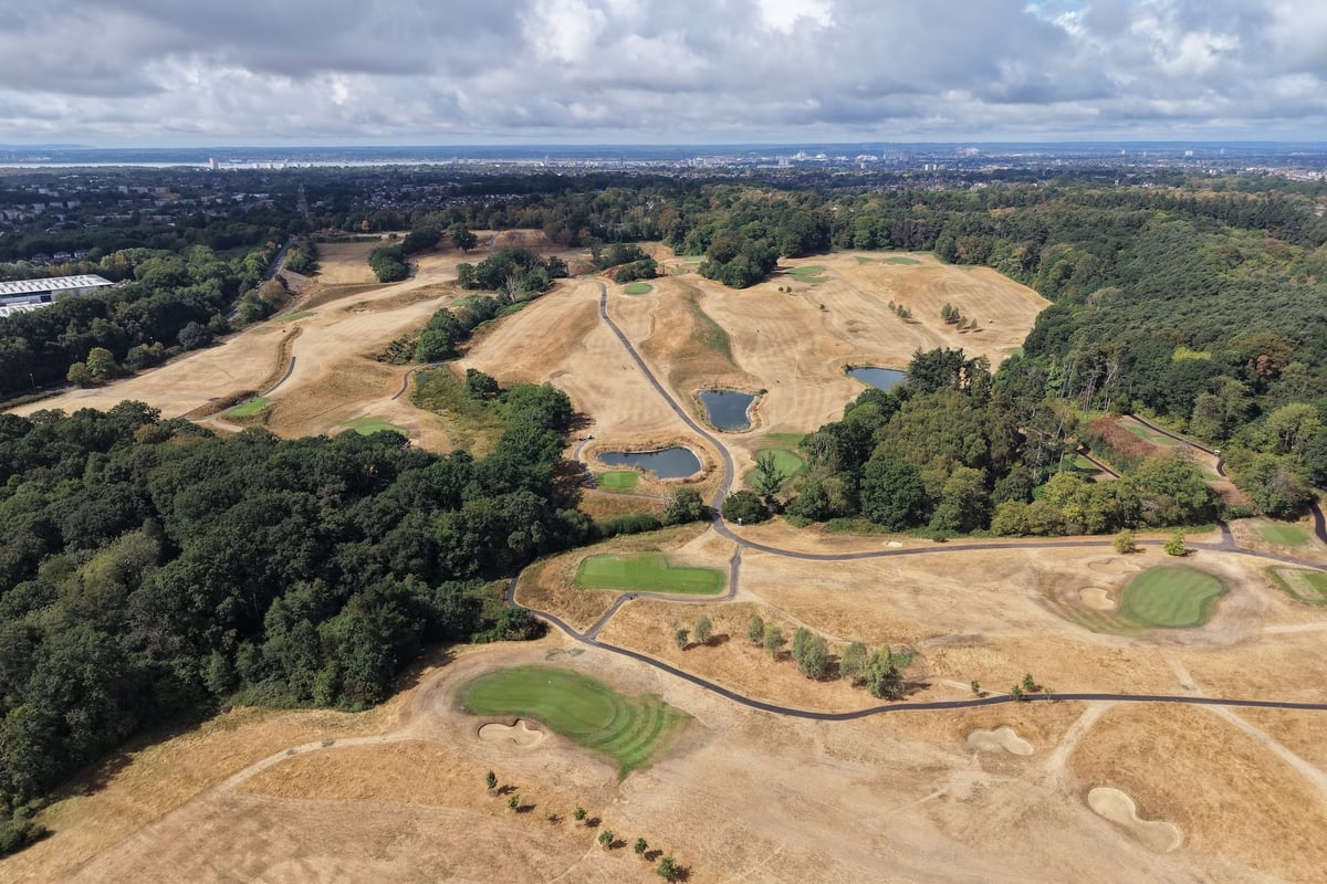 Video: Hampshire golf course battles summer drought to keep players on course
