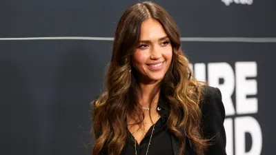 Jessica Alba at the FireAid Benefit Concert held at Intuit Dome on January 30, 2025 in Los Angeles, California.