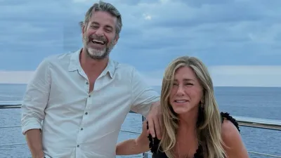 Jim-Curtis-IG-With-Jen-Aniston_1770855652_3830536972503483557_9393467