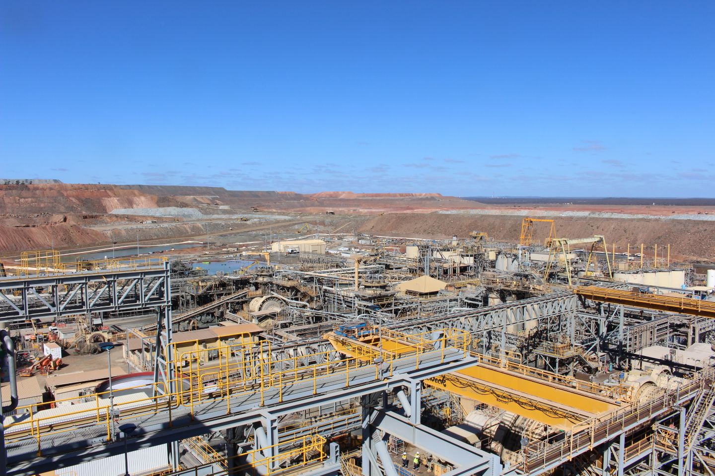 People squeeze dims WA’s golden glow