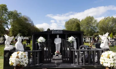 Black marble monument appears near 'traveller king's' giant headstone | News UK