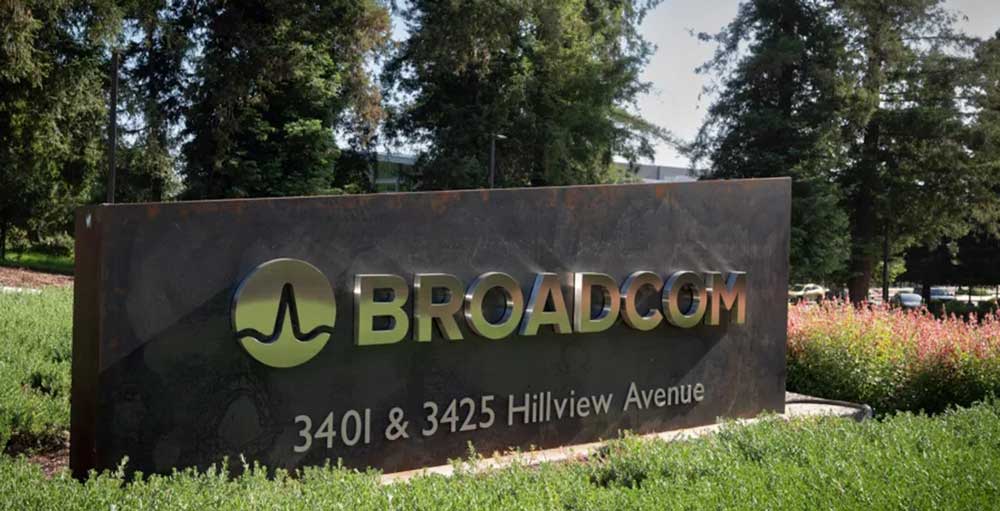 Broadcom Stock: Chipmaker Sees AI Revenue Ramping