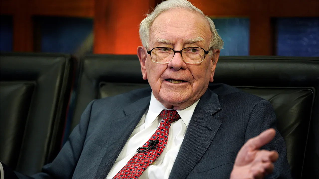 Berkshire Hathaway announces Warren Buffett will step down as chairman