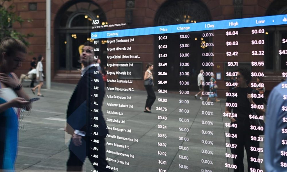 Aussie shares pare losses but fall for third session