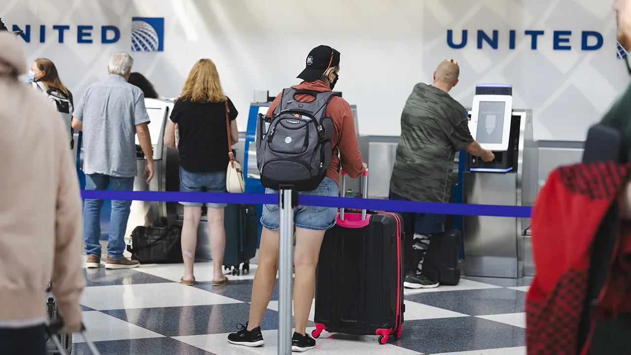 Americans cut lodging and food costs to offset gas prices this summer