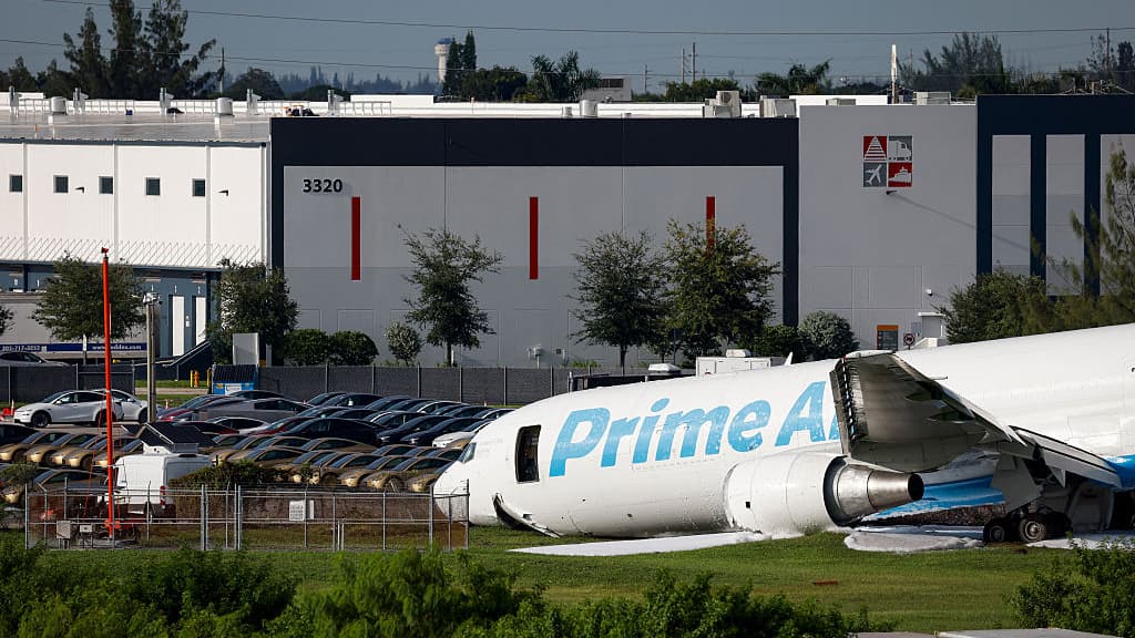 At Least 5 Killed As Plane Overshoots Miami Airport Runway