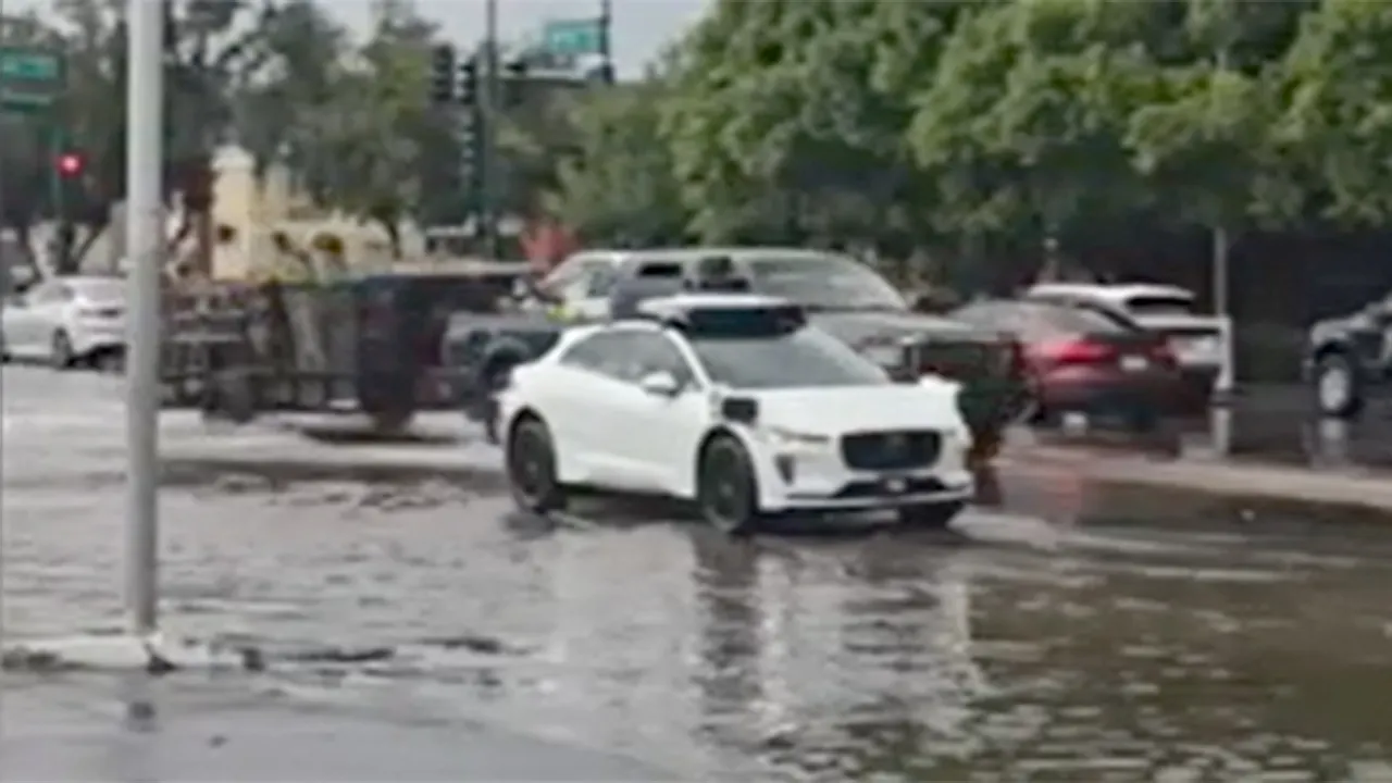 Video shows Waymo autonomous car blocking Phoenix traffic in flood