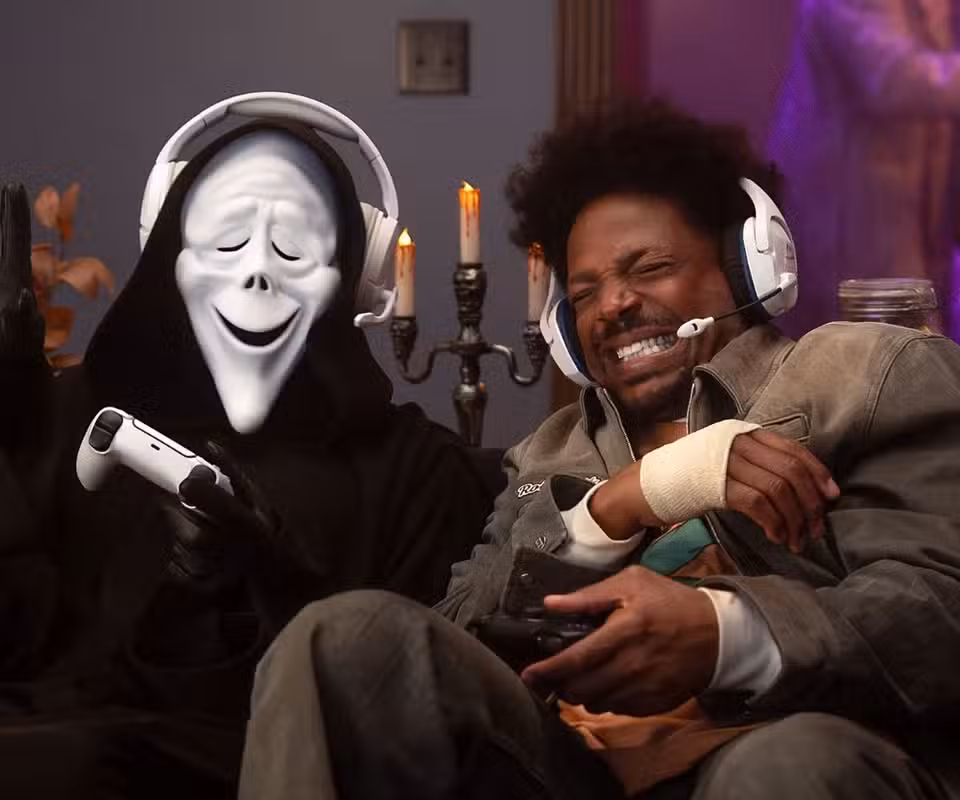 Marlon Wayans plays Shorty in Scary Movie from Paramount Pictures. | © 2026 Paramount Pictures. Ghost Face Spoof Mask protected under copyright registration Fun World Div., Easter Unlimited, Inc.