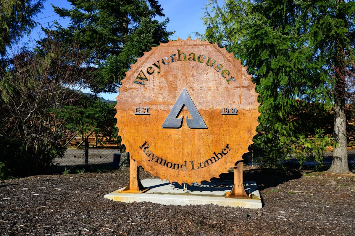 Is Weyerhaeuser Stock Underperforming the S&P 500?