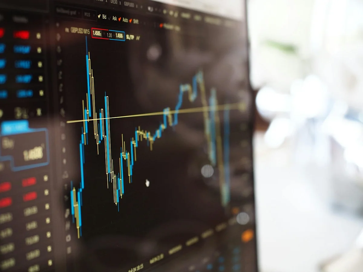What Old-School Chart Analysis and Gamma Exposure Tell Us About QQQ This Fed Week