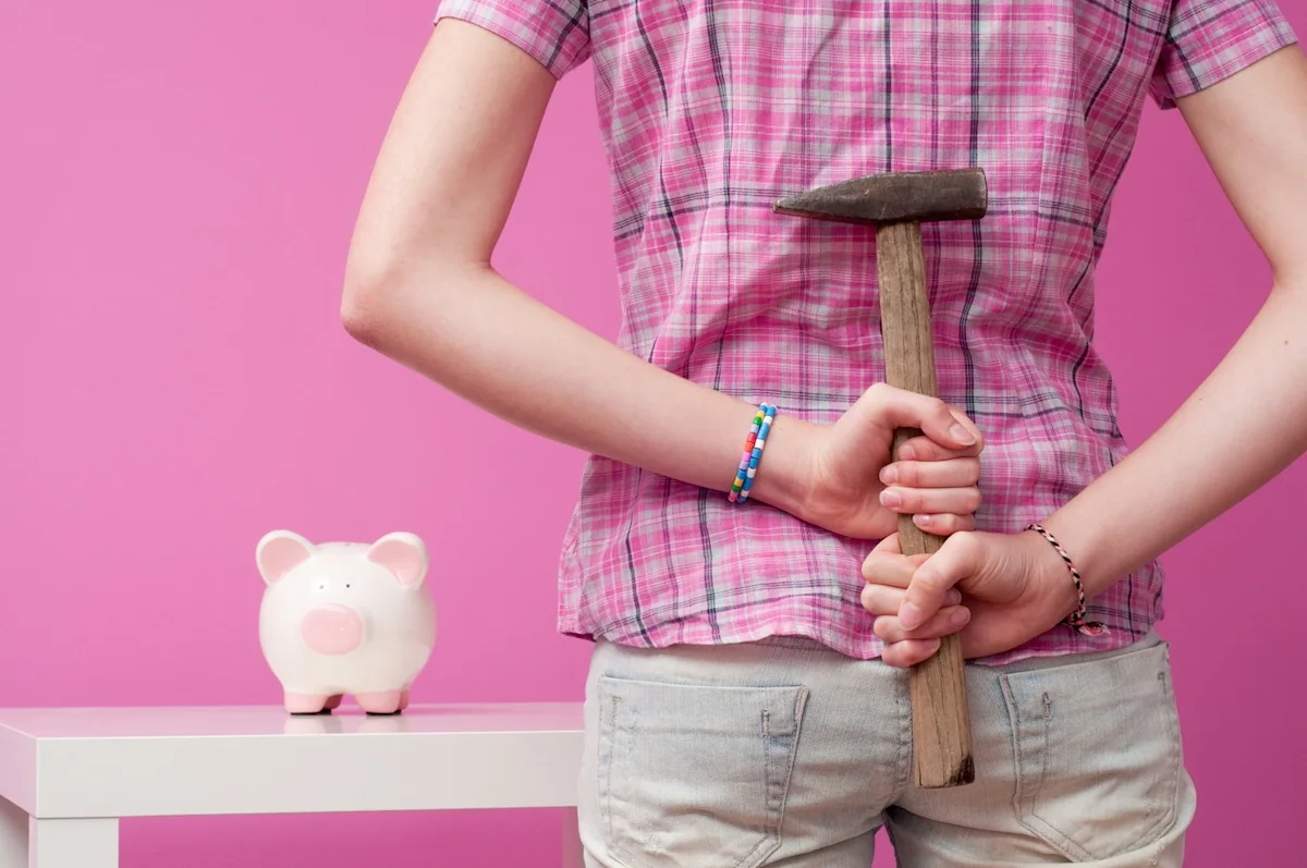 3 Stocks Under $6 to Buy in the Fall