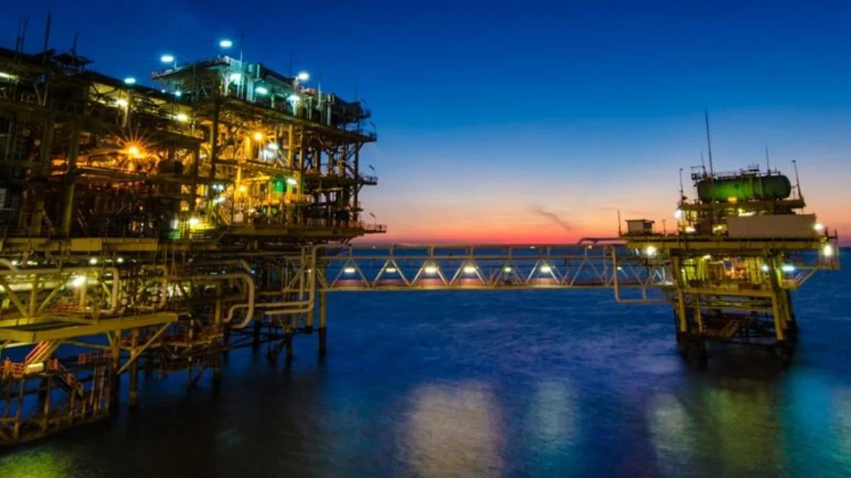 Big Oil’s Production Keeps Soaring Despite Deep Spending Cuts