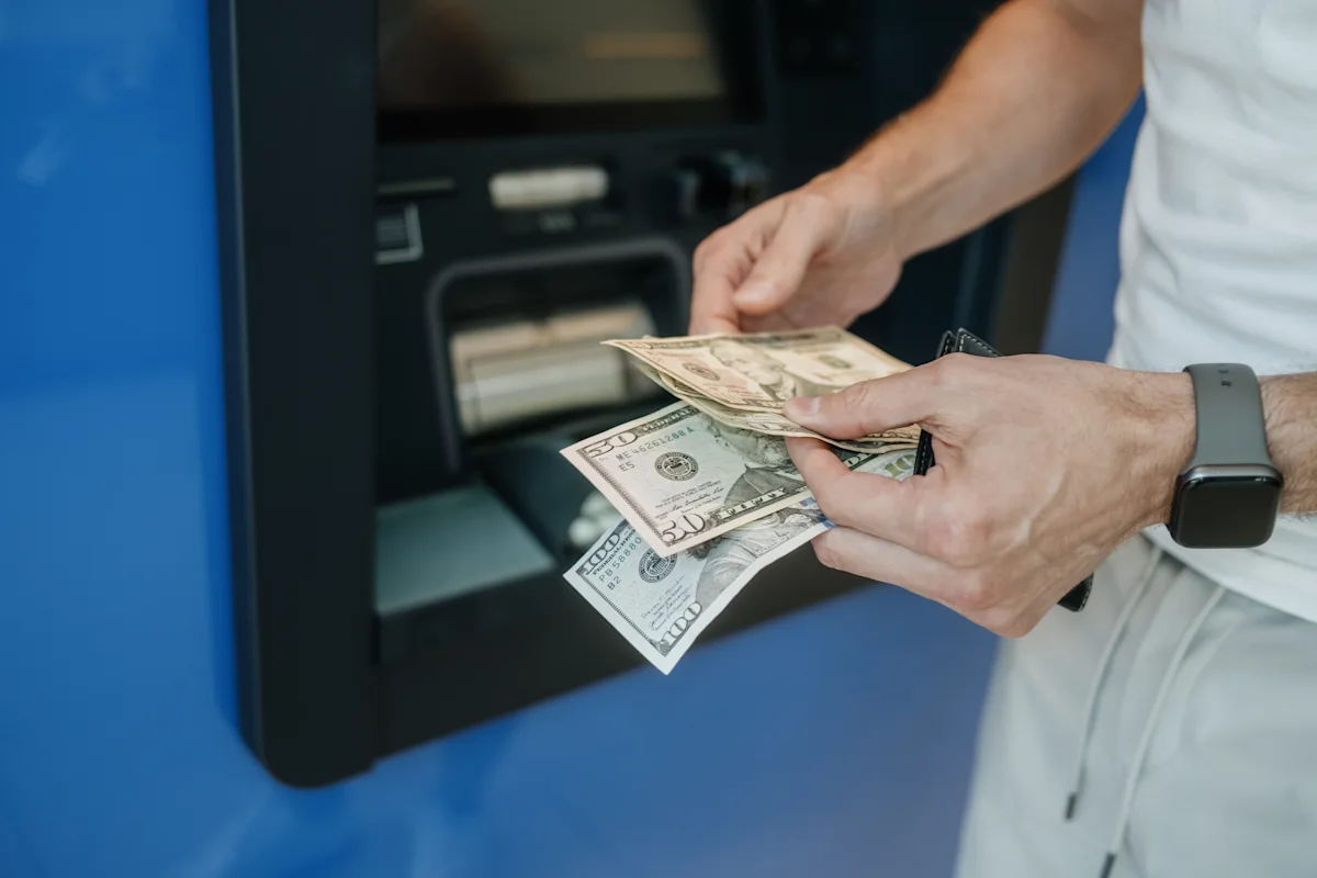 Understanding ATM withdrawal limits: How much cash can you withdraw per day?