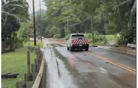 Hurricane Lowell Nears Hawaii, Kauai Under Warning As Australians Urged