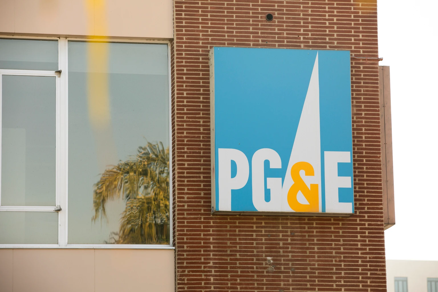 PG&E Corp. Launches Strategic Review, Shares Fall 10%