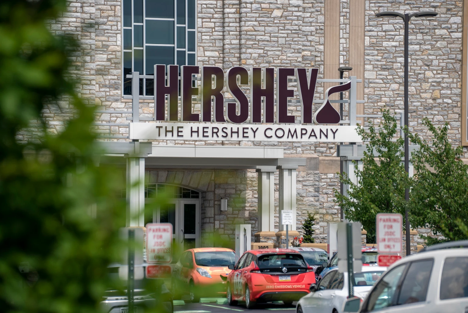 Hershey: The Bear Case Just Melted I’m Upgrading To Bullish While Yielding 3.32%