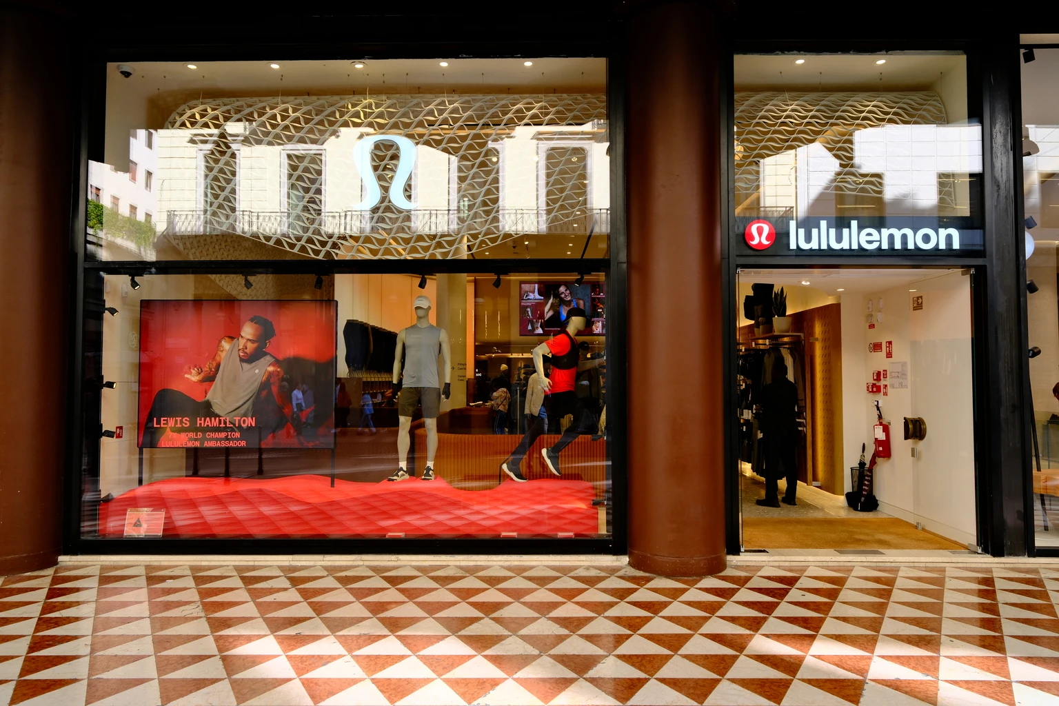 Lululemon: Even As A Bear I Am Surprised How Fast Fundamentals Are Collapsing