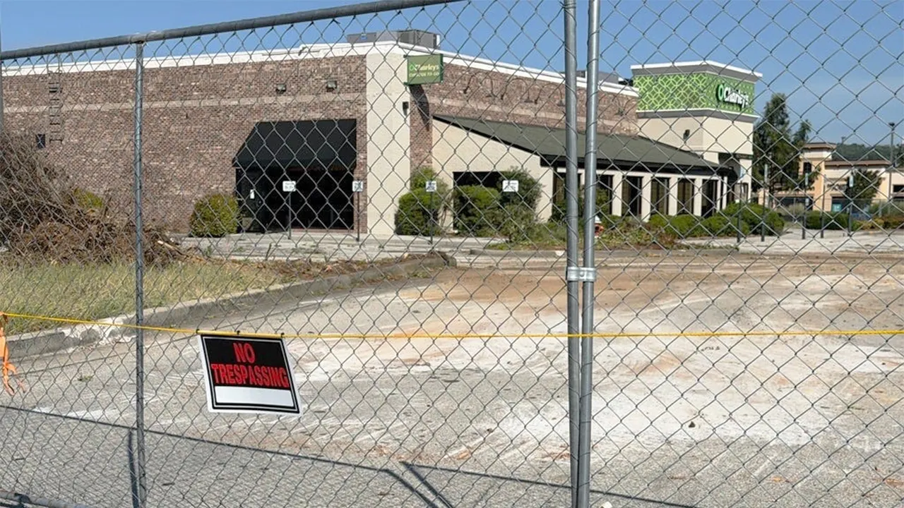 O'Charley's shutters all corporate locations in US after steep sales decline