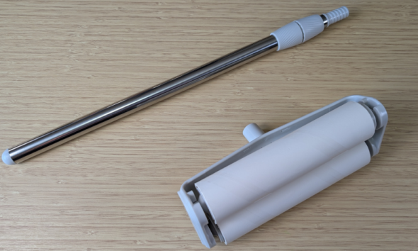 sandbar roller dual roller head and detached handle on desk
