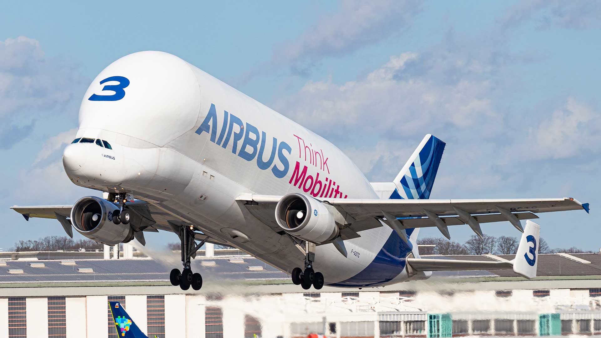 nearly 900 roles for A321 demand