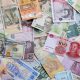Yet, companies managing global cash flows through standard single-currency banking infrastructure routinely encounter severe friction: unexpected intermediary deductions, days-long settlement delays, and aggressive foreign exchange markups. 
