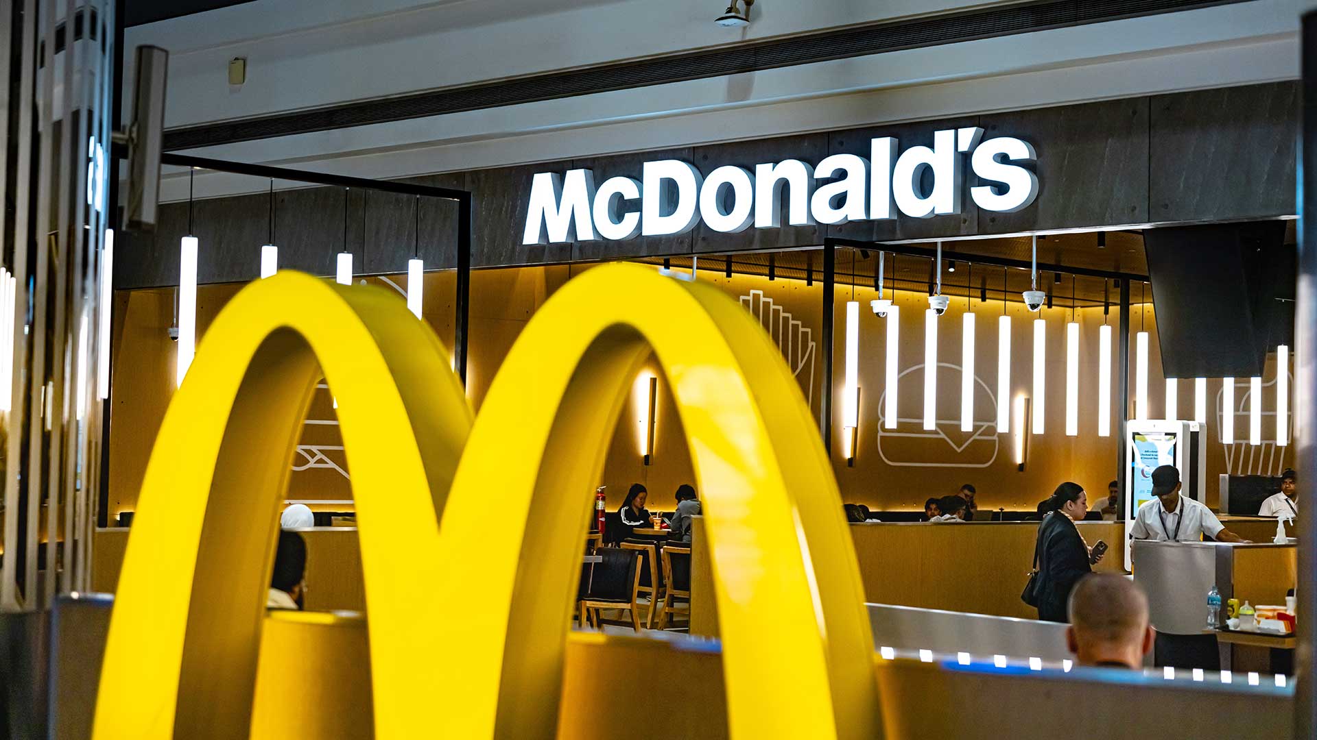 McDonald's sets chicken market share goal as shares fall