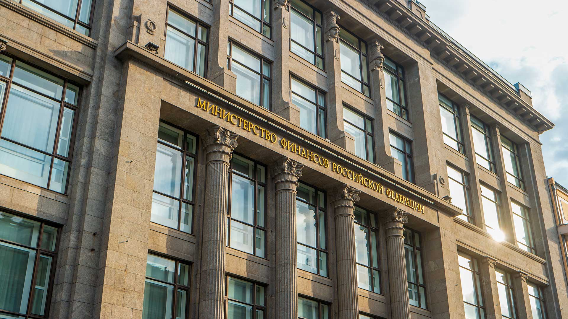 Customs Records Put FIDE Candidate Vadim Rosenstein’s Russian Operations Under Scrutiny
