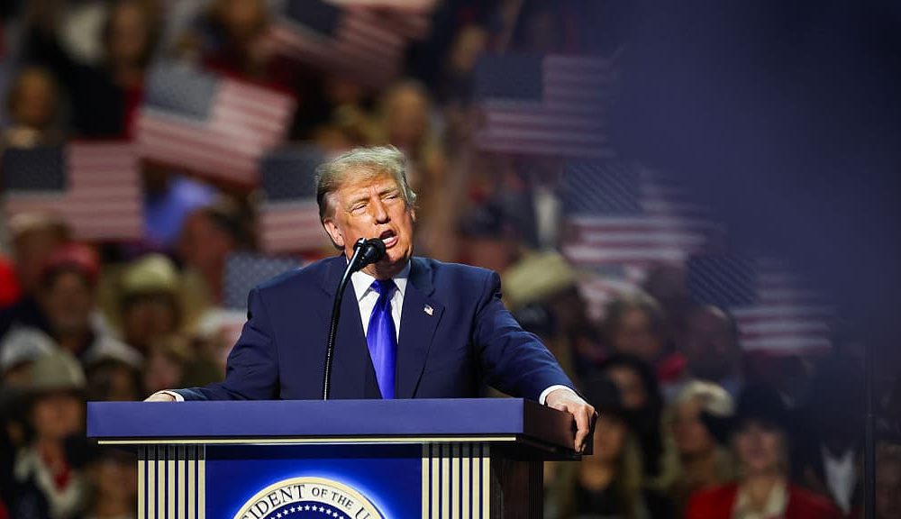 Trump Announces $5,000 Dividend if Republicans Win Midterms