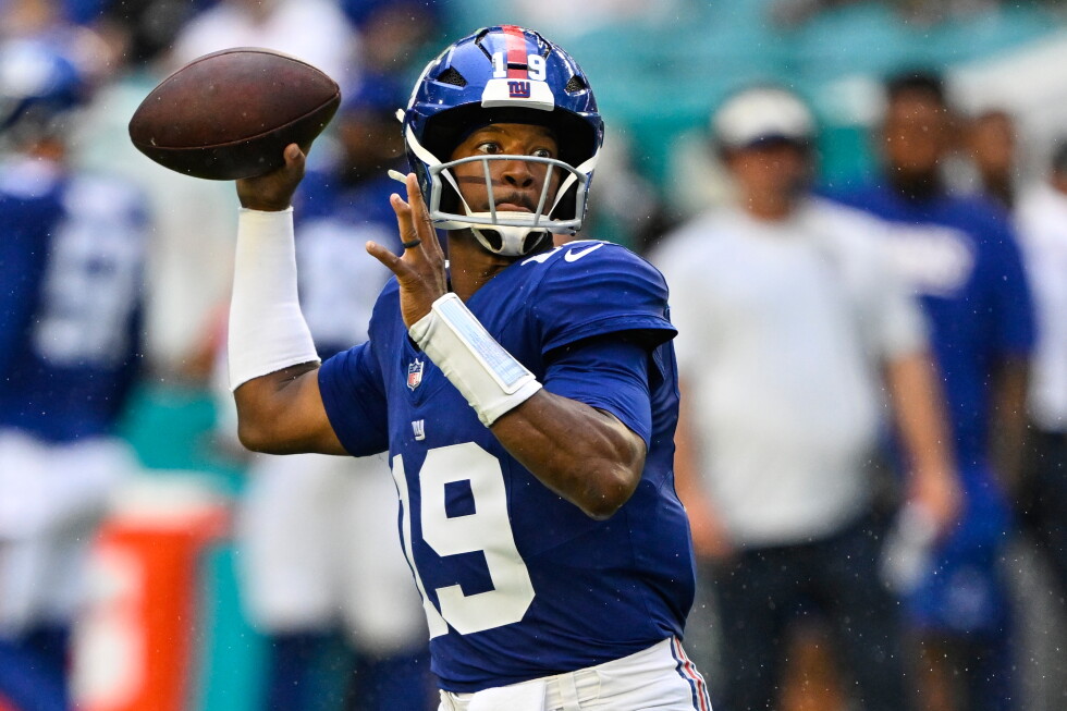 Giants sign Jameis Winston and Jon Runyan to extensions, AP source says